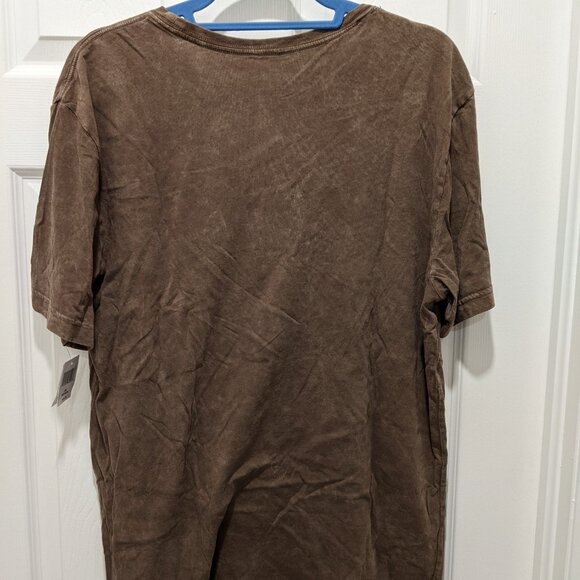 Disney Polynesian Village Resort Men's T-Shirt - Picture 4 of 4